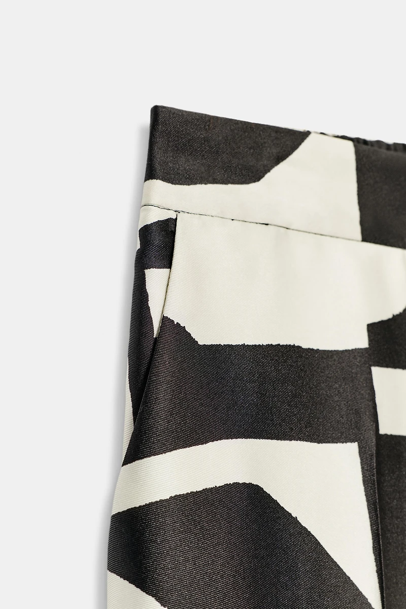 GEOMETRIC PRINT PANTS