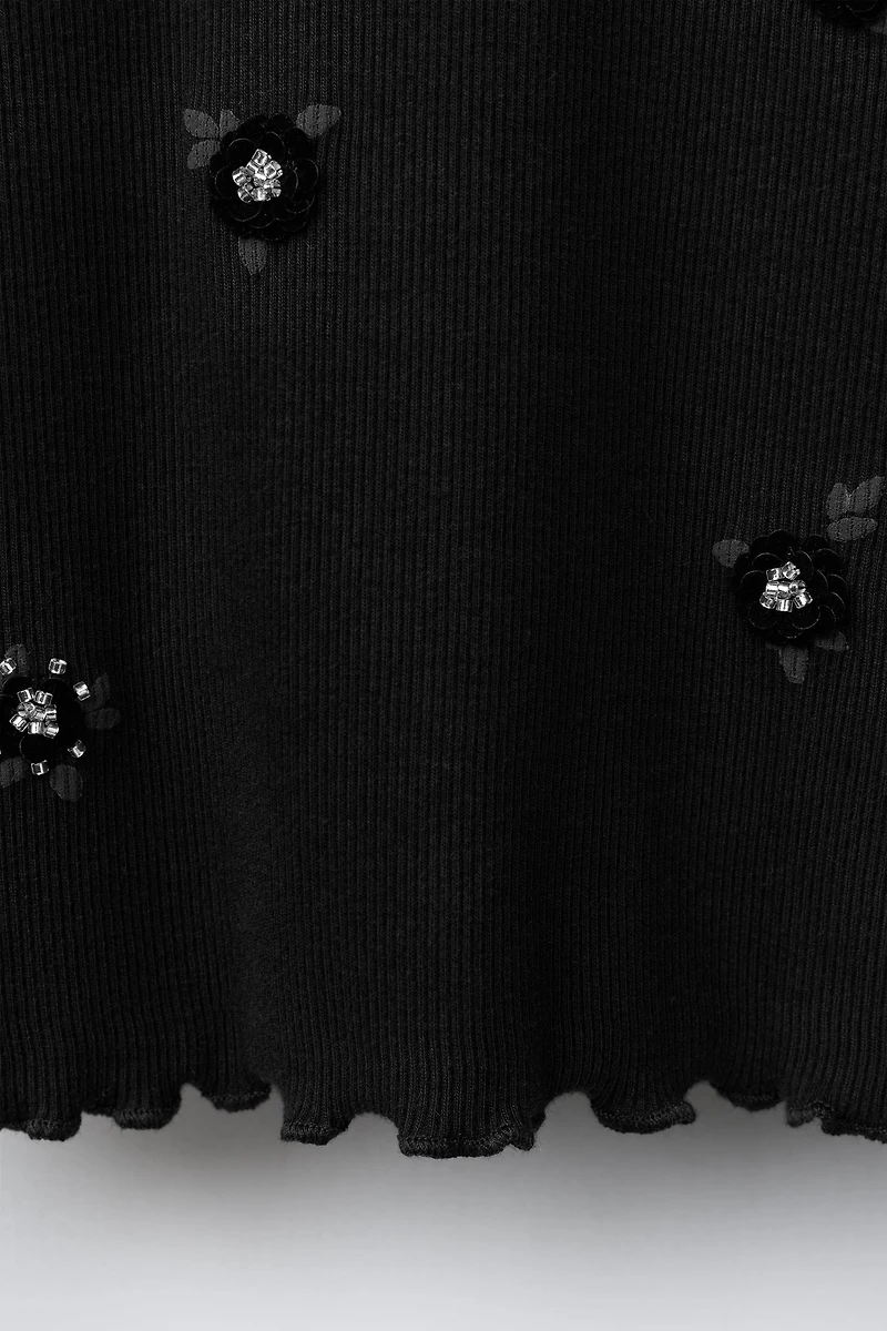 RIB T-SHIRT WITH BEADED FLOWERS