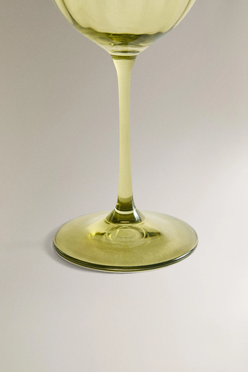 RAISED CRYSTALLINE GLASS