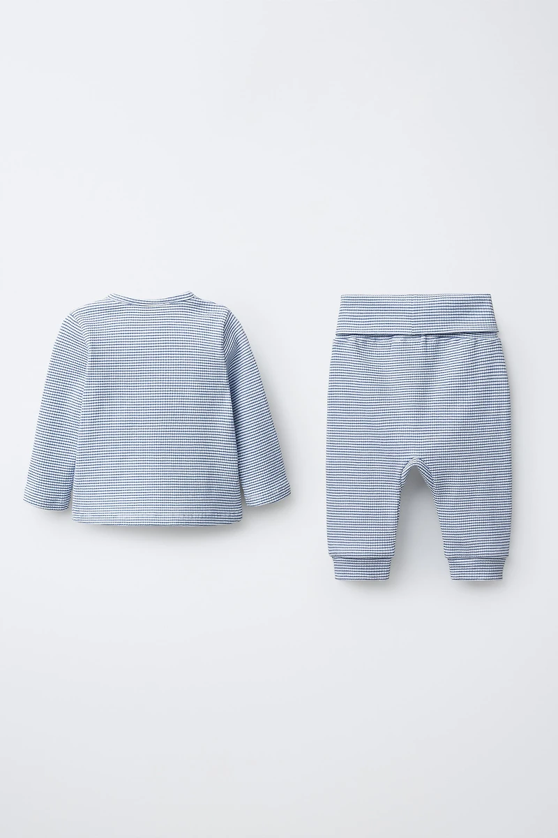 ENSEMBLE T-SHIRT ET PANTALON SAROUEL À RAYURES BRODERIE POUSSIN