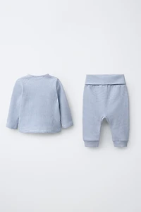 ENSEMBLE T-SHIRT ET PANTALON SAROUEL À RAYURES BRODERIE POUSSIN