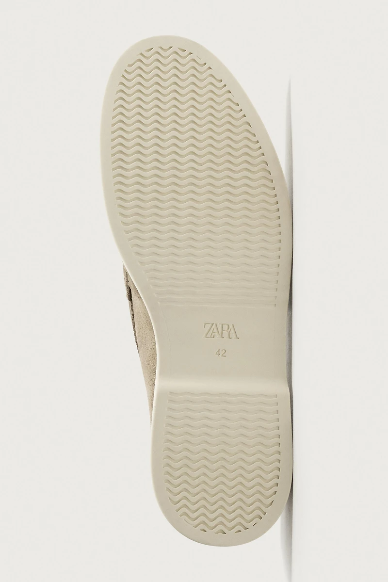 CASUAL LEATHER LOAFERS