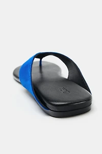 LEATHER TOE LOOP SANDALS