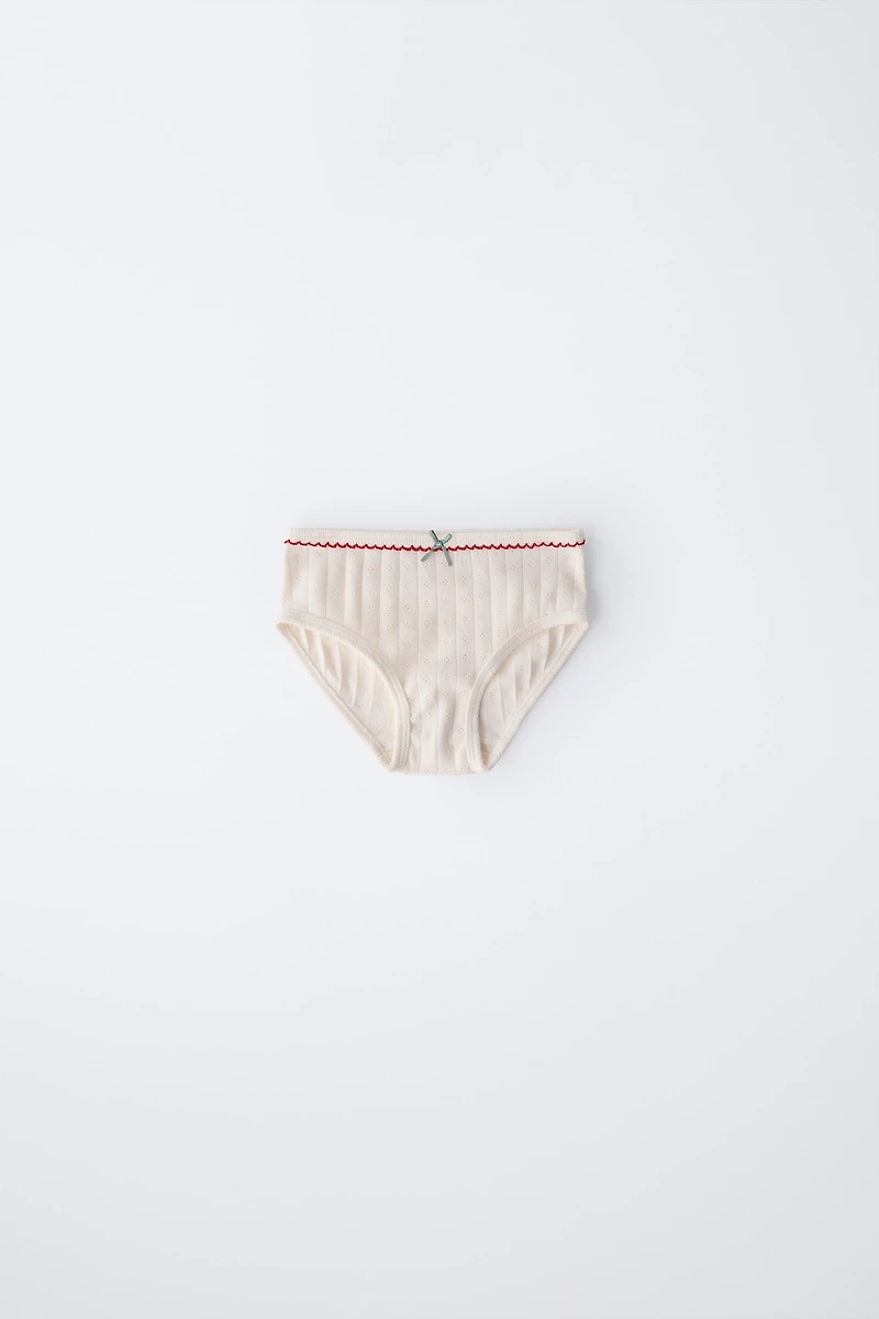 1/2 - 6 ANS / LOT DE T-SHIRT ET CULOTTES POINTELLE