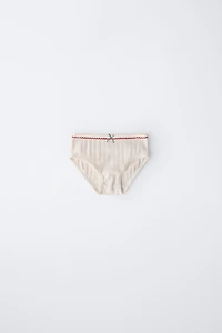 1/2 - 6 ANS / LOT DE T-SHIRT ET CULOTTES POINTELLE