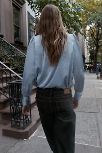 CHEMISE SATINÉE JACQUARD AVEC NŒUD