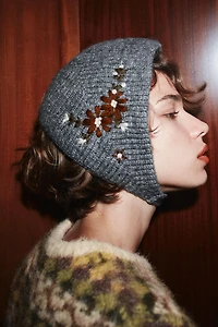 BONNET EN MAILLE BRODERIE FLEURS