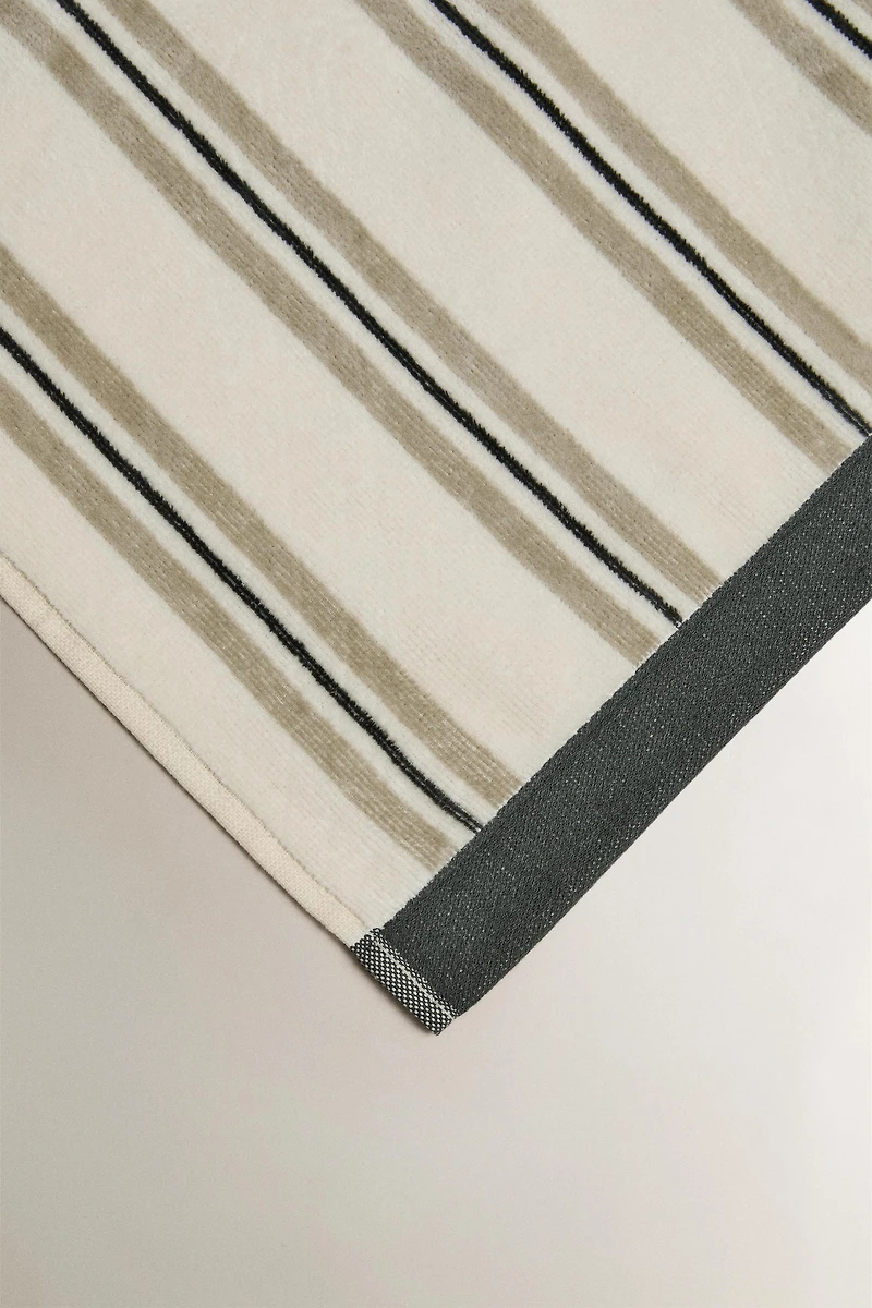 VELOUR BEACH TOWEL WITH COMBINED STRIPES