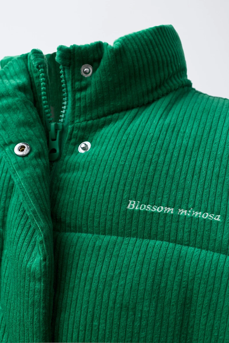 VESTE REMBOURRÉE EN VELOURS CÔTELÉ AVEC INSCRIPTION BRODÉE