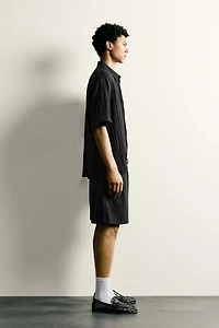 TEXTURED RELAXED FIT SHORTS