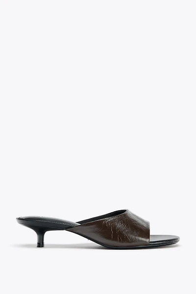 LEATHER KITTEN HEEL SANDALS