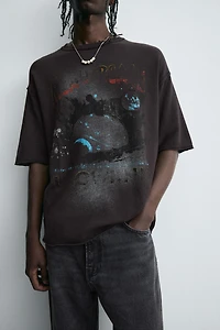T-SHIRT EN MAILLES IMPRIMÉ DÉLAVÉ