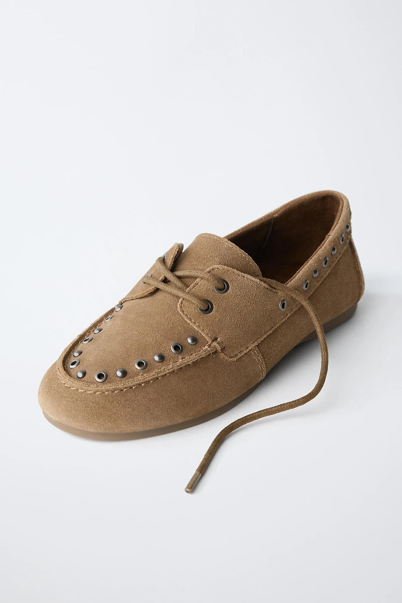 LEATHER STUDDED BOAT SHOES