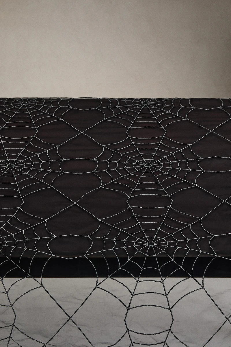 HALLOWEEN COBWEB TULLE TABLECLOTH