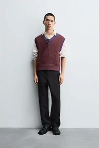 CONTRAST KNIT VEST