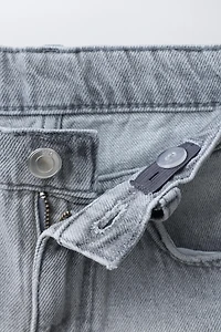 SHORT À CLOUS