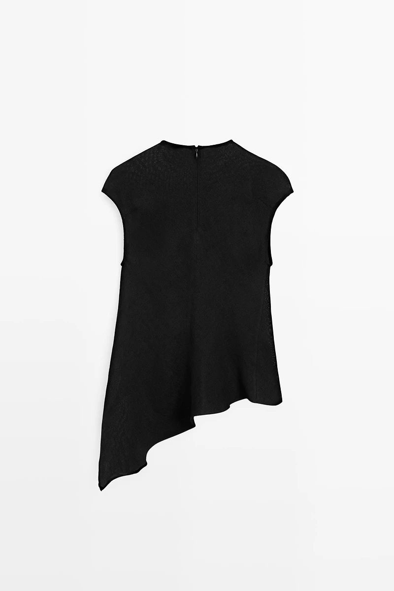 Flowing asymmetric linen top