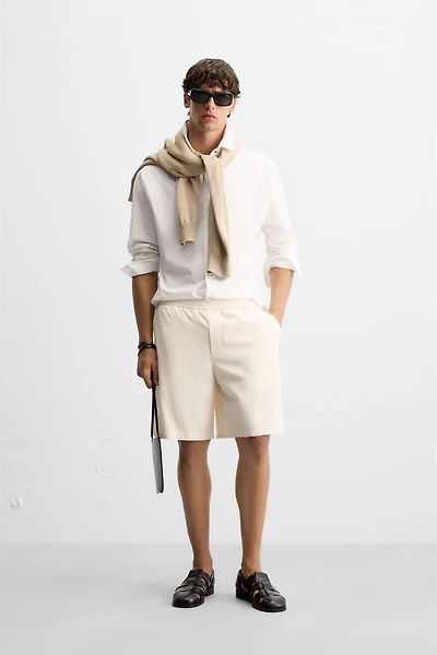 TEXTURED REGULAR FIT SHORTS