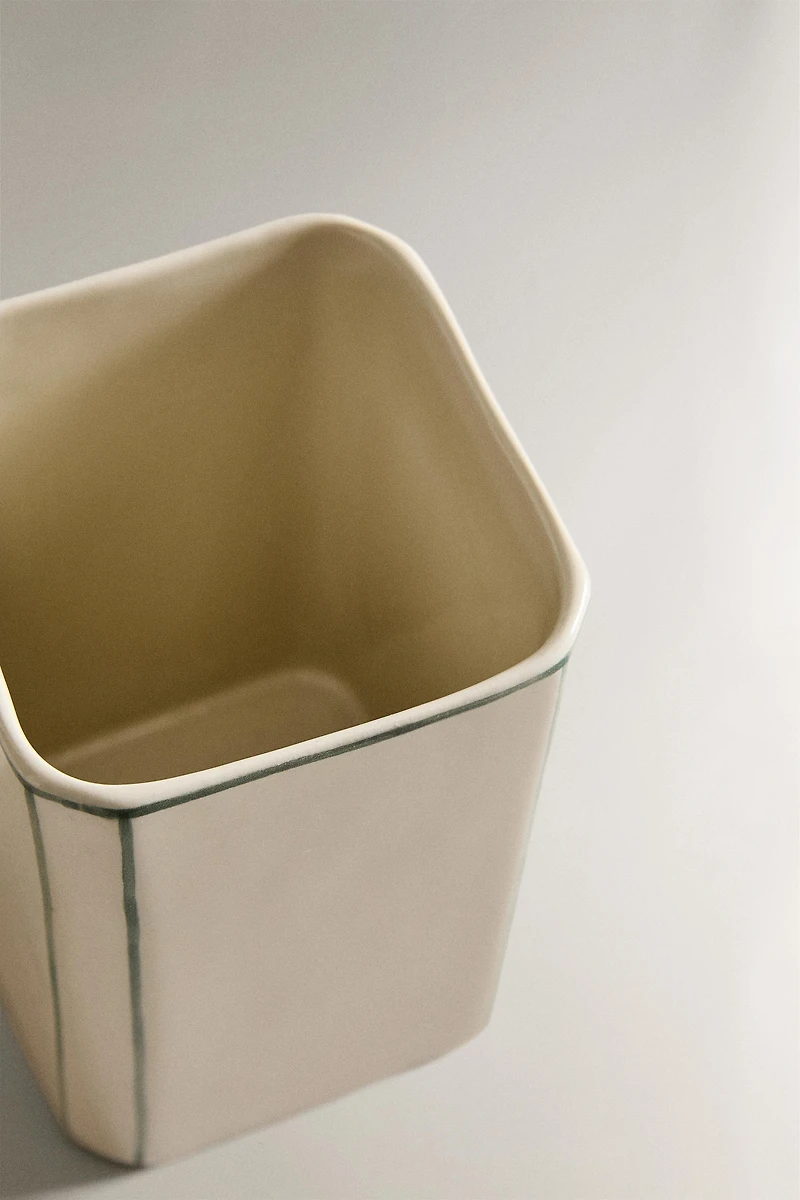 OCTAGONAL TOOTHBRUSH HOLDER