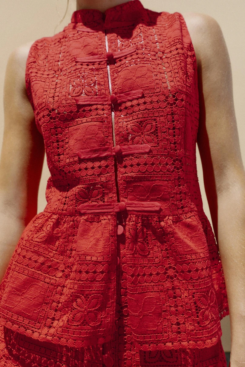 GUIPURE LACE TOP WITH FIREMAN CLASPS