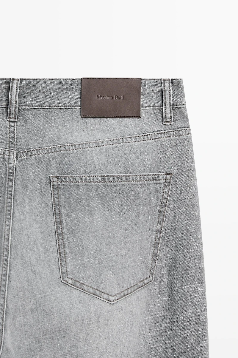Lightweight straight-leg jeans