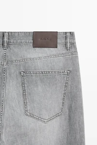 Lightweight straight-leg jeans