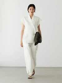 Linen waistcoat with buttons