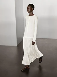 Robe longue contrastante plissée