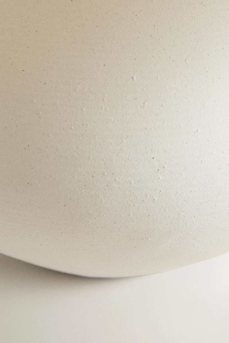 STONEWARE AND LINEN TABLE LAMP
