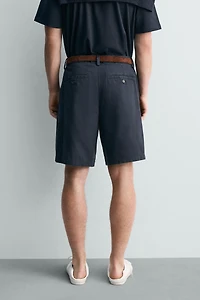 SHORT REGULAR FIT À PLIS