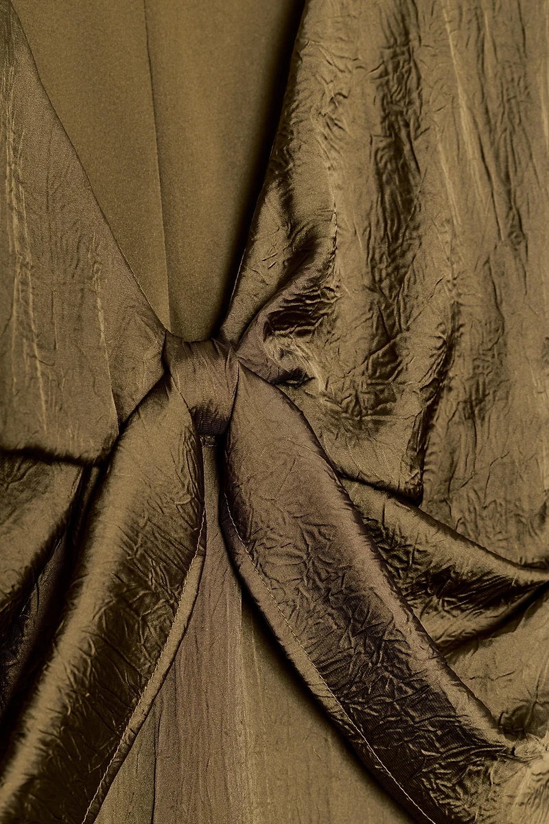 KNOTTED SATIN EFFECT TOP