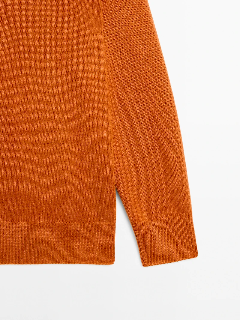 Cashmere V-neck knit sweater