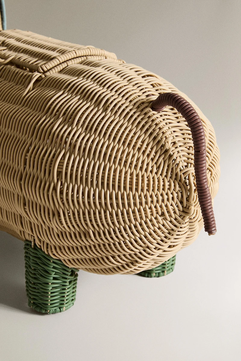 CHILDREN'S DOG BASKET