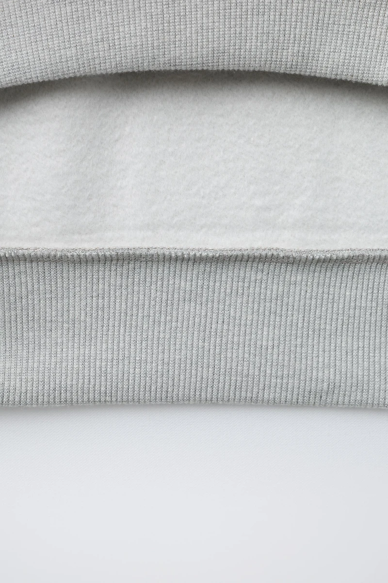 SWEATSHIRT AND JOGGER PANTS SET