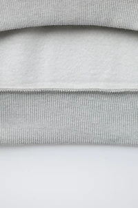 SWEATSHIRT AND JOGGER PANTS SET