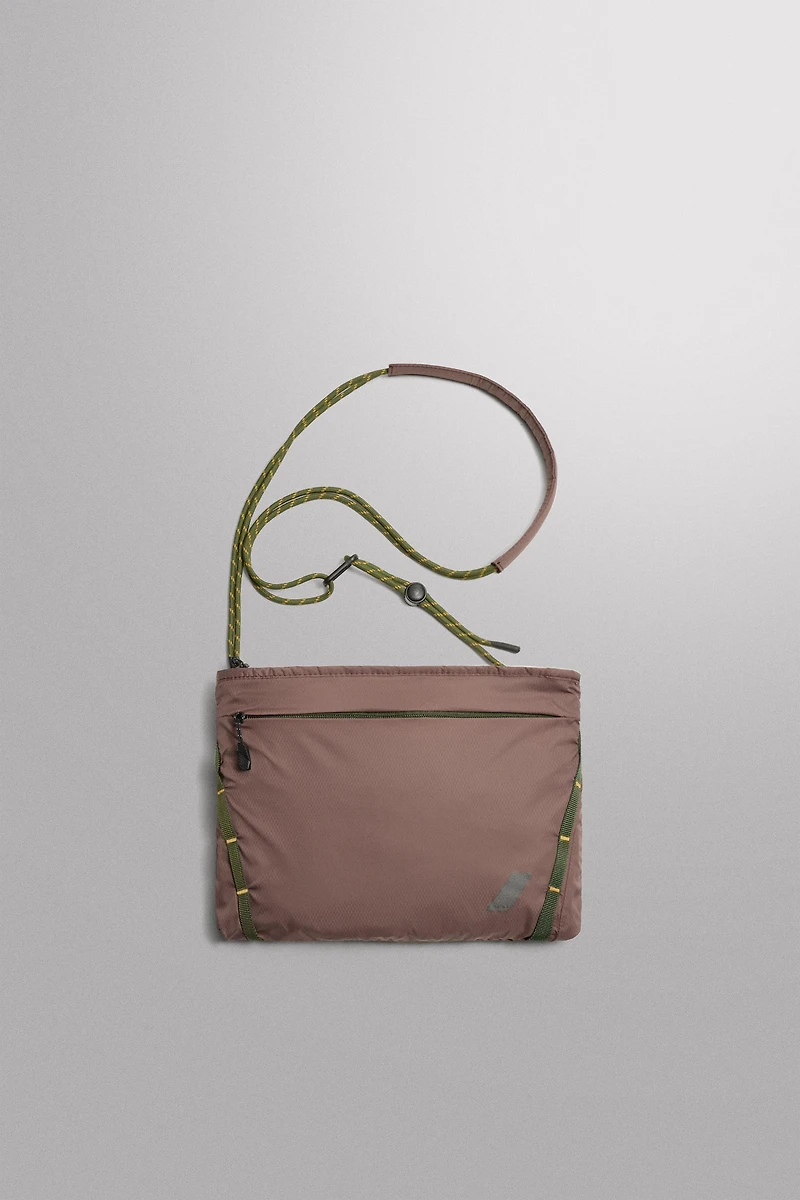 SPORTY CROSSBODY BAG