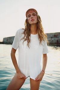 EMBROIDERED T-SHIRT