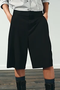 PLEATED LONG SHORTS
