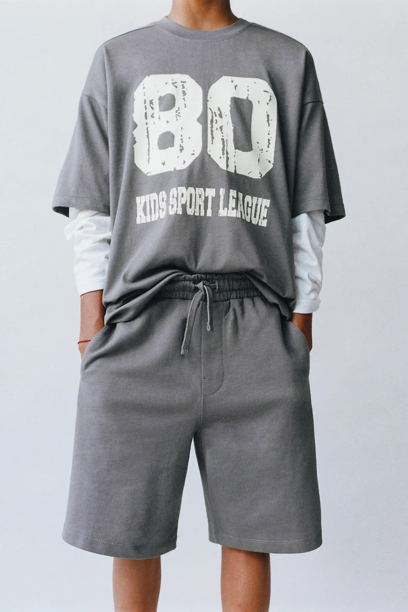 TEXT PRINT T-SHIRT AND BERMUDA SET