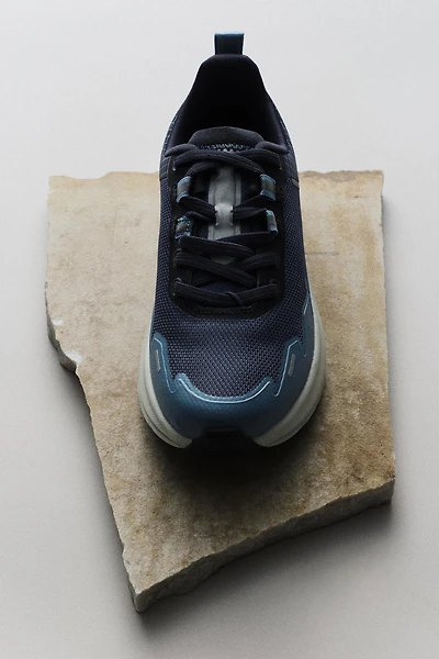 SNEAKERS WITH DETAILED SOLE