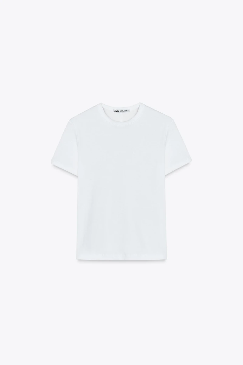 T-SHIRT AVEC COUTURE AU DOS