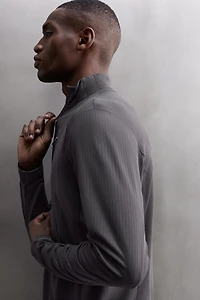 TECHNICAL QUARTER-ZIP T-SHIRT