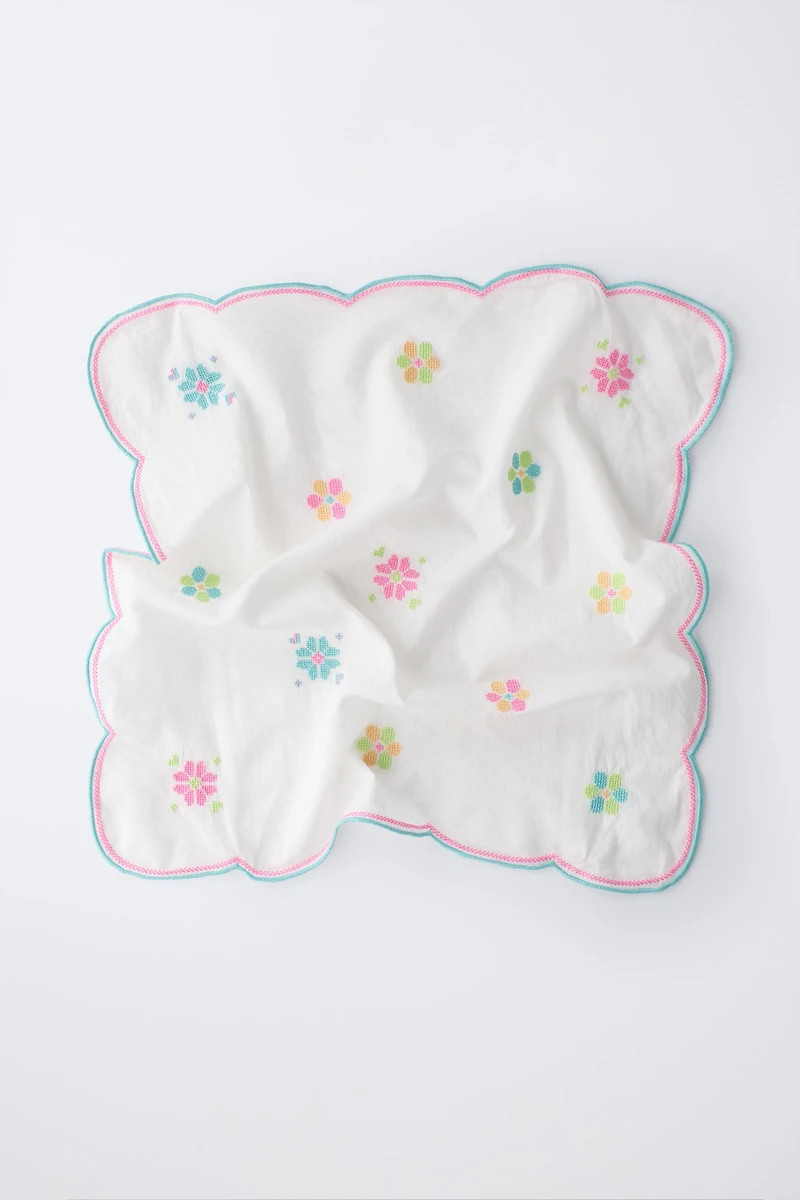 CROSS-STITCH FLORAL BANDANA