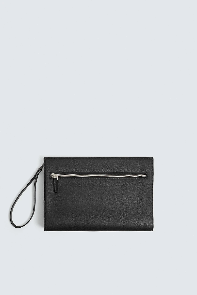 TEXTURED CLUTCH