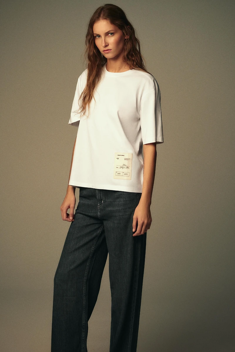T-SHIRT REGULAR FIT ÉTIQUETTE