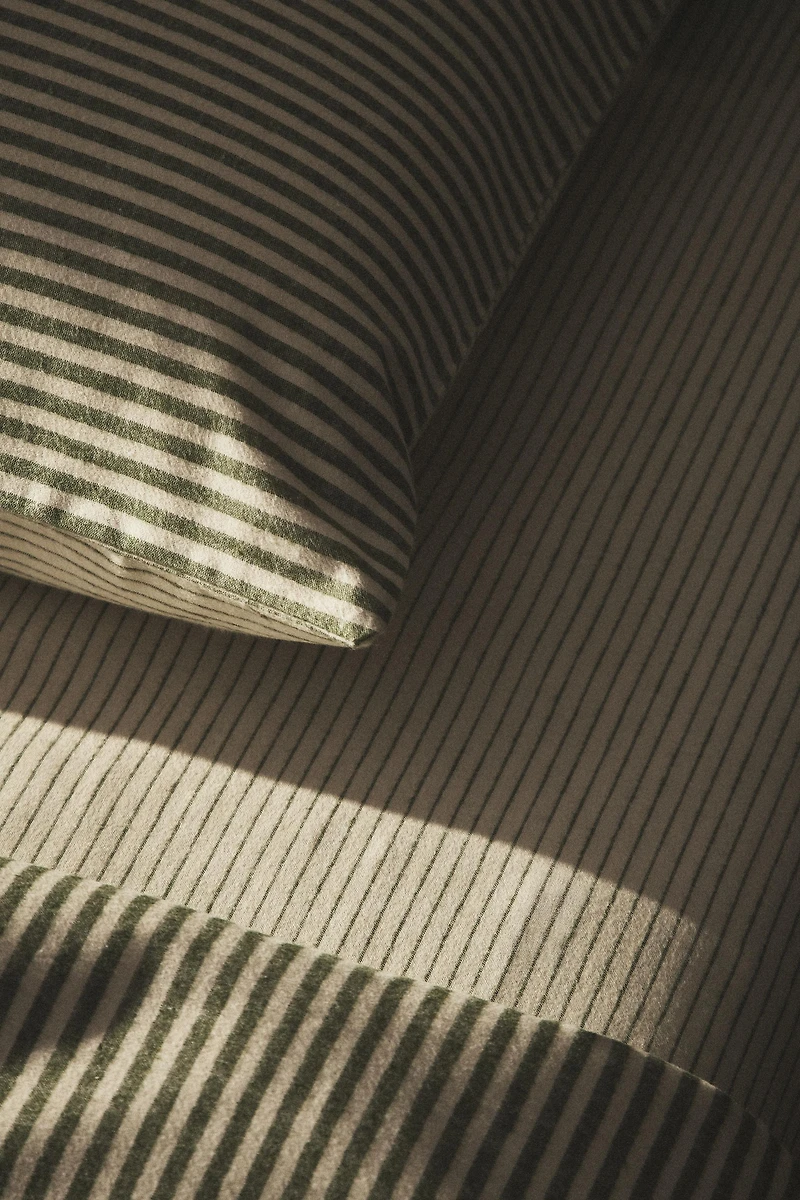 STRIPED FLANNEL FITTED SHEET