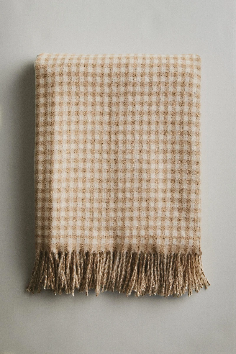 CHECK BLANKET WITH FRINGING