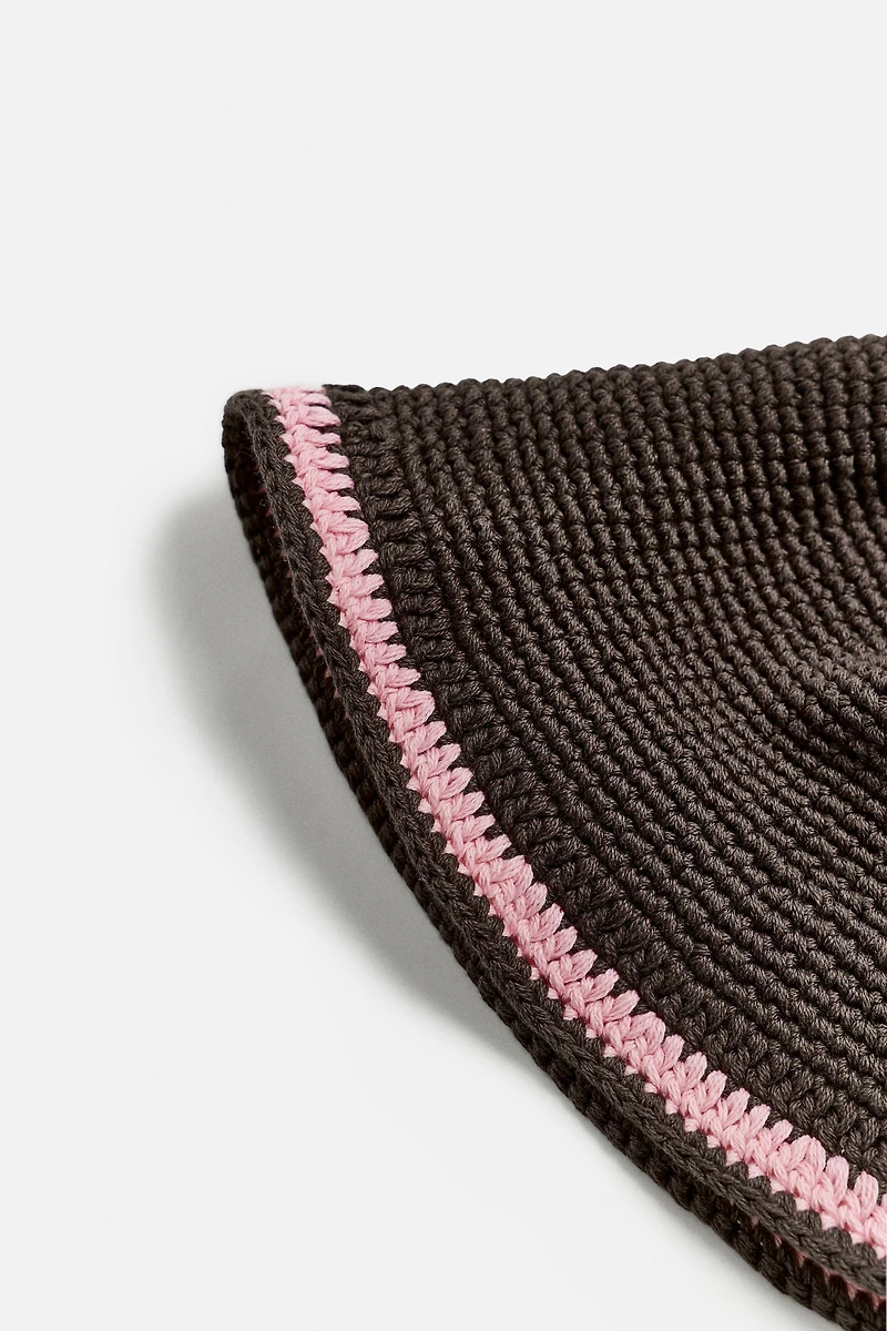 CROCHET BAND BUCKET HAT