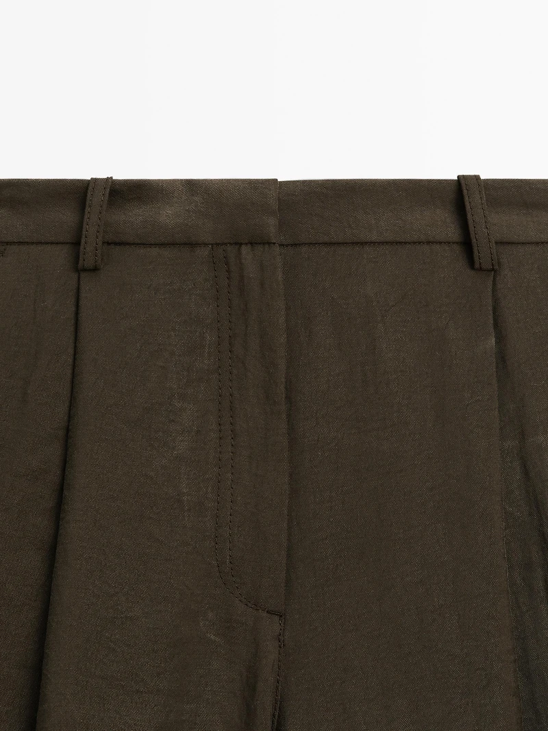 Wide-leg cropped trousers with darts