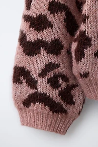 ANIMAL PRINT KNIT SWEATER
